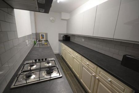 5 bedroom terraced house to rent - Photo 3
