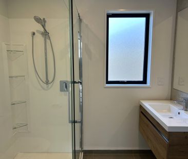 New 4 Bedroom Home - Photo 6