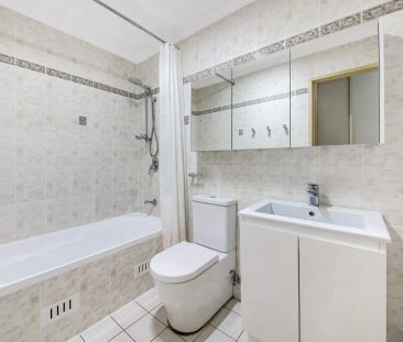 SPACIOUS UNIT LOCATED IN THE HEART OF KOGARAH - Photo 4