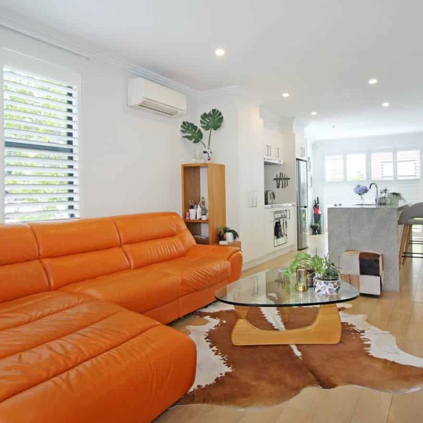 THREE BEDROOM FAMILY HOME - Photo 1