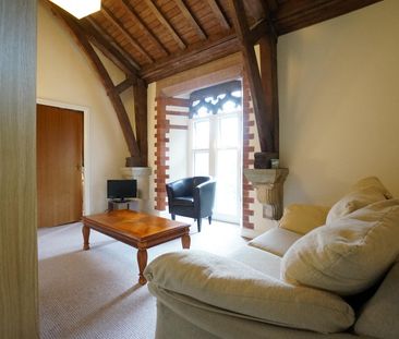 Flat, 14 Tabernacle Chapel Garth Road - Photo 1
