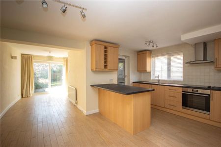 3 bedroom semi-detached house to rent - Photo 3