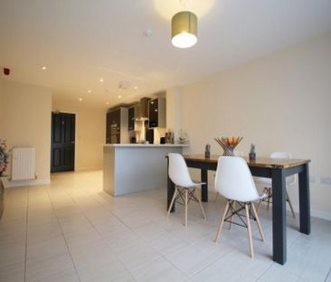 1 bedroom in a house share to rent - Photo 1