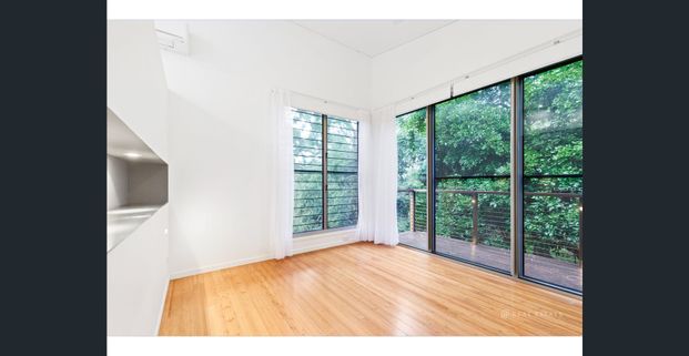 Beach house close to nature and in the ever growing Sea Spray - Photo 1