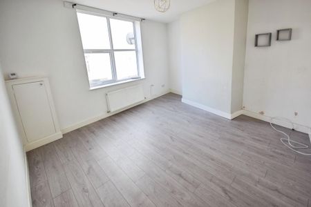 4 bedroom terraced house to rent - Photo 3