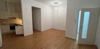 Wohnung in Zentrum Nähe wunderschönem Altbau! - Foto 2