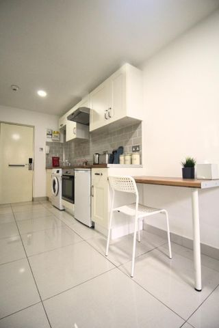 1 bedroom flat to rent - Photo 5
