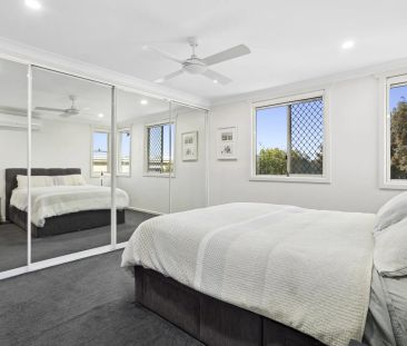 Bright & Private Townhouse Offering Exceptional Comfort – Flexible ... - Photo 5