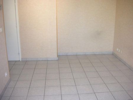 T1 DE 27.83 M² au 6ème étage - SECTEUR PART-DIEU COURS LAFAYETTE - Photo 2