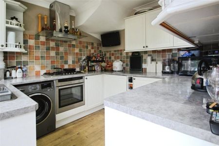 3 bedroom semi-detached house to rent - Photo 5