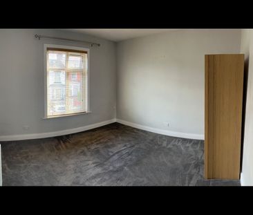 2 Bed Terraced House, Springfield Mount, LS18 - Photo 2