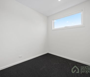 Brand New 4-Bedroom Townhouse in Balmain Estate - Photo 1