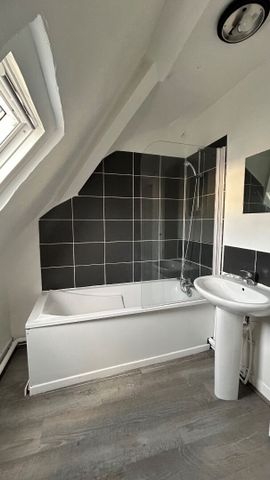 Location Appartement 1 pièce 17m² - Photo 3
