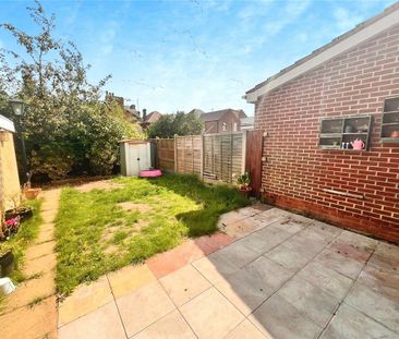 3 bedroom semi-detached house to rent - Photo 2