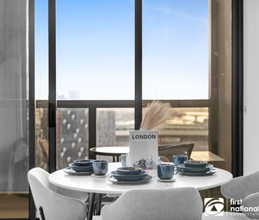 FURNISHED! LUXURY LIVING IN THE UPPER WEST SIDE COMPLEX - Photo 2