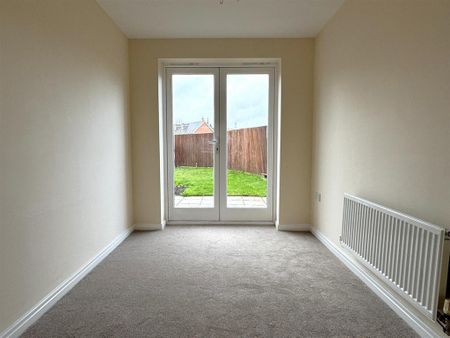 3 bedroom semi-detached house to rent - Photo 2