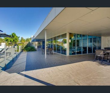 Two Bedroom Apartment in the Sought after South Lakes Complex - Photo 2