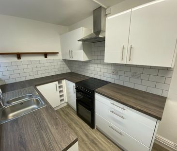 2 Bed Terraced House, Wilford Crescent East, NG2 - Photo 3