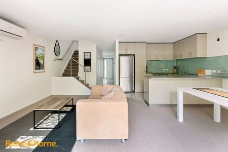 Fantastic Two Storey Executive Townhouse! - Photo 2