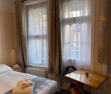 Studio Flat, Tottenham Lane, N8 - Photo 1