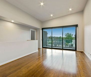 Double storey abode with an abundance of modern charm - Photo 2