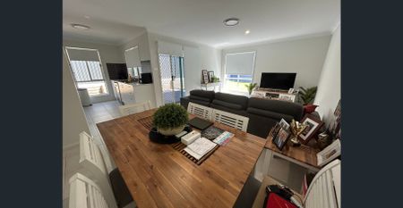 Available from 27/01/26 Near new, low maintenance modern 3brm house for lease - Photo 2