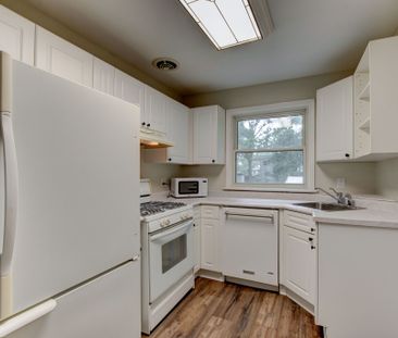 For Lease - 210 Emery Street, London South, Ontario - Photo 6