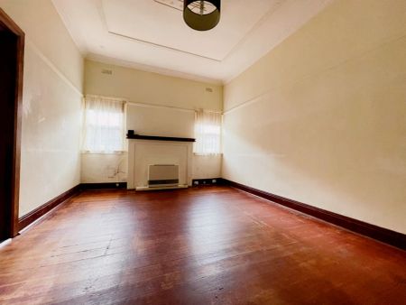 2 Bed, 1 Bath - Photo 3