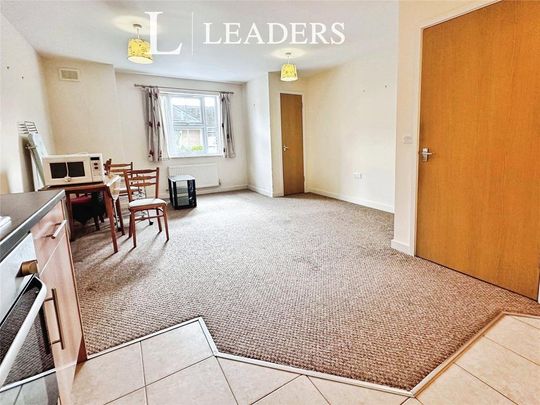 1 bedroom flat to rent - Photo 1