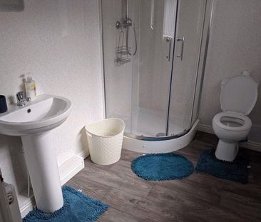 2 Bedroom House - Photo 5