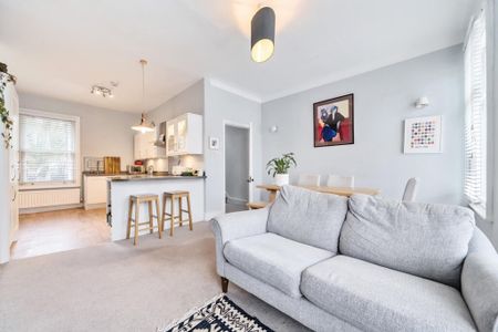 2 Bed Flat, Elsham Road, W14 - Photo 3