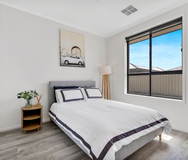 Stunning executive home - Photo 2