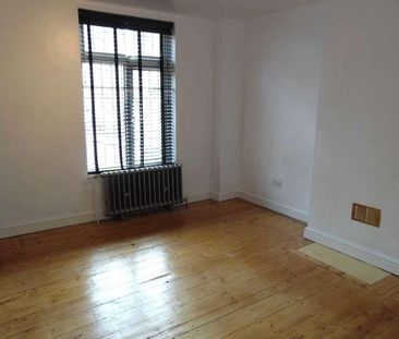 Middleton Road, Royton, OL2 - Photo 2