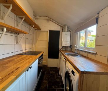 3 bedroom terraced house to rent - Photo 5