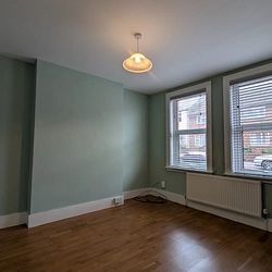 Dudley Road, CT19 6BZ, Folkestone - Photo 2