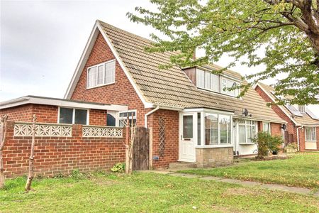 2 bed semi-detached bungalow to rent in Helmsley Lawn, Redcar, TS10 - Photo 5