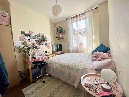 5 bedroom property to rent - Photo 2