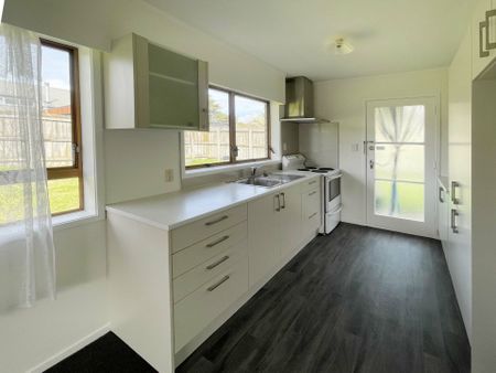 2 Bedroom unit in Conifer Grove School Zone! - Photo 3