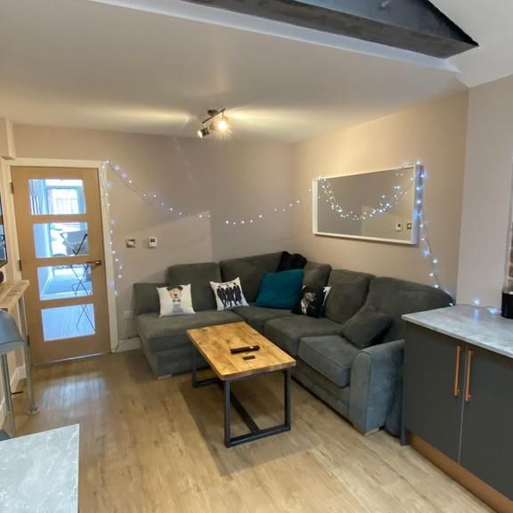 5 bedroom house to rent - Photo 1