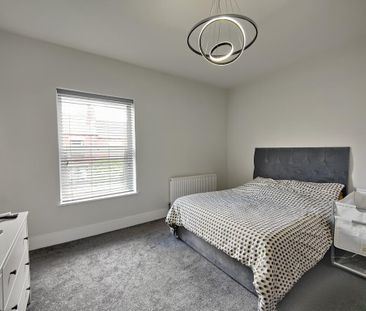 3 bedroom terraced house to rent - Photo 5