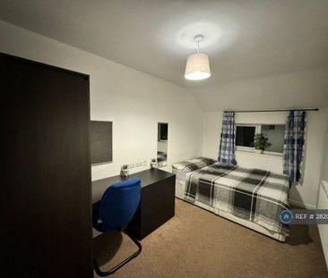 1 bedroom in a flat share to rent - Photo 1