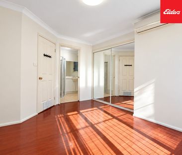 Four-bedroom villa with generous living space and covered courtyard - Photo 4