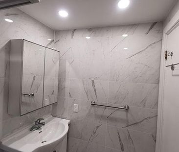 Grand Bachelor Appartement Renove ,entrée privée a loué a Laval H7N... - Photo 3