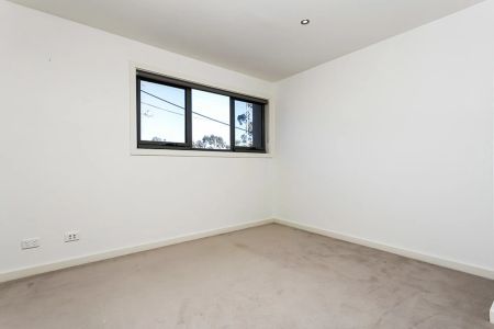 12 Molesworth Street, North Melbourne. - Photo 4