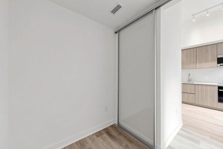 For Lease - 110 Broadway Avenue Unit# 819, Toronto, Ontario - Photo 5