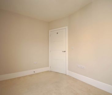 2 bed Apartment for rent - Photo 3