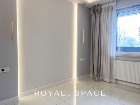 Elegancki apartament z tarasem z widokiem na Wisłę - Photo 2