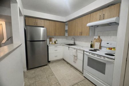 For Lease - 254 John Garland Boulevard Unit# 150, Toronto, Ontario - Photo 5