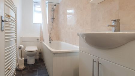 Fourways Market, Welham Green, North Mymms, Hatfield - Photo 4
