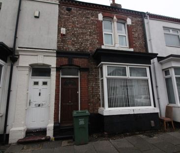 2 Bedroom Mid Terraced House - Photo 2